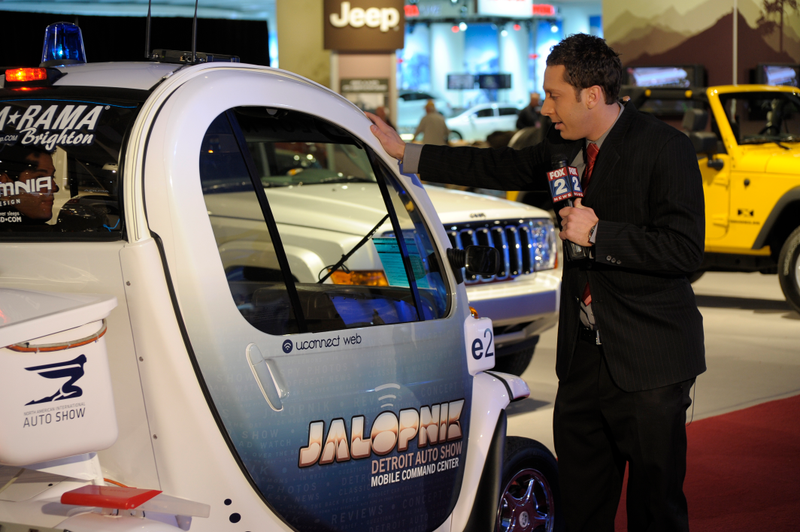 Illustration for article titled Jalopnik GEM-Powered Detroit Auto Show Mobile Command Center